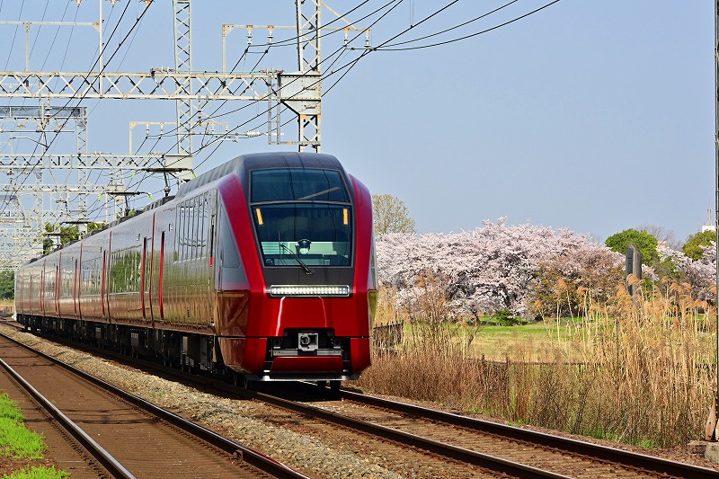 ８両編成の「ひのとり」