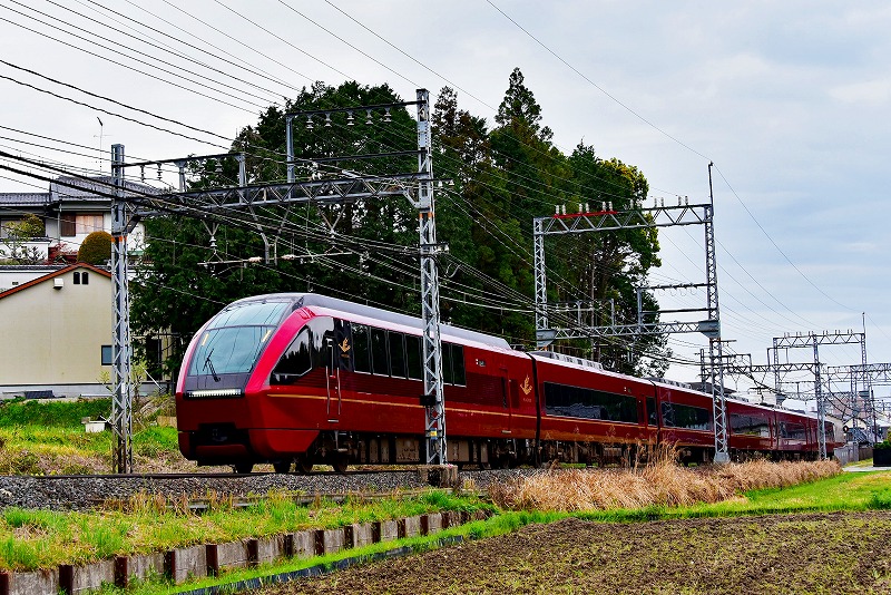 「ひのとり」が京都線を走っていました。